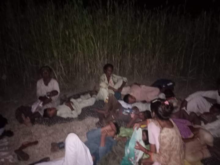 Christian families seeking refuge in a field overnight in Jaranwala.
